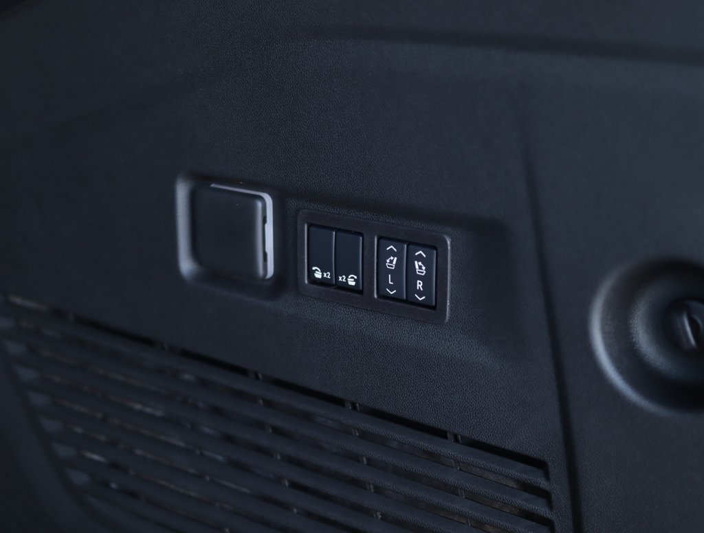 2026 GMC Yukon XL Denali - Photo 36