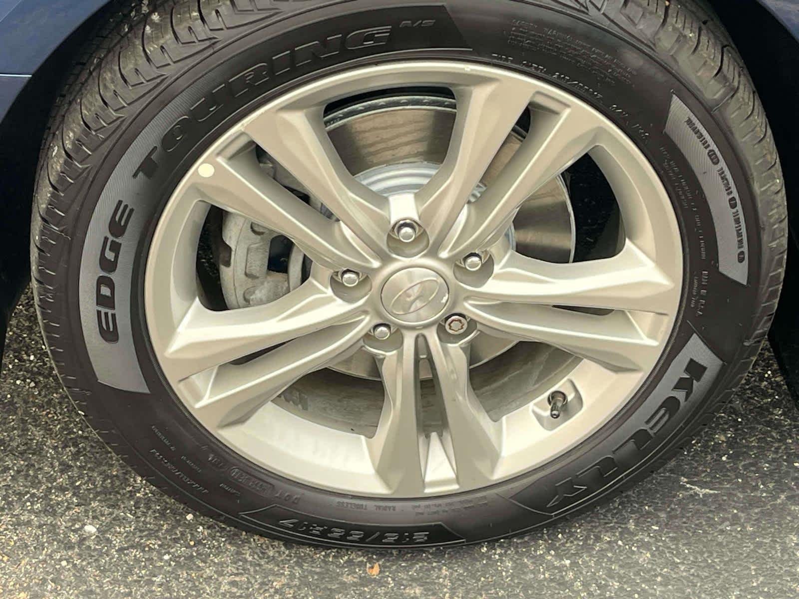 Used 2018 Lakeside Blue Hyundai SEL image 14