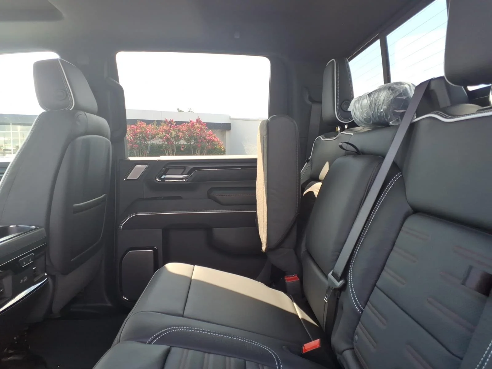 2026 GMC Sierra 2500HD AT4X - Photo 6