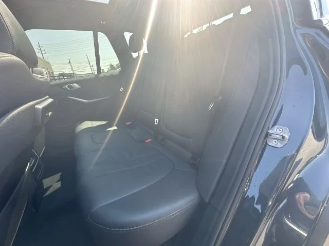 Used 2019 Gray BMW xDrive40i image 26