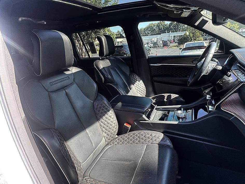 Used 2023 Bright White Clearcoat Jeep Summit image 20