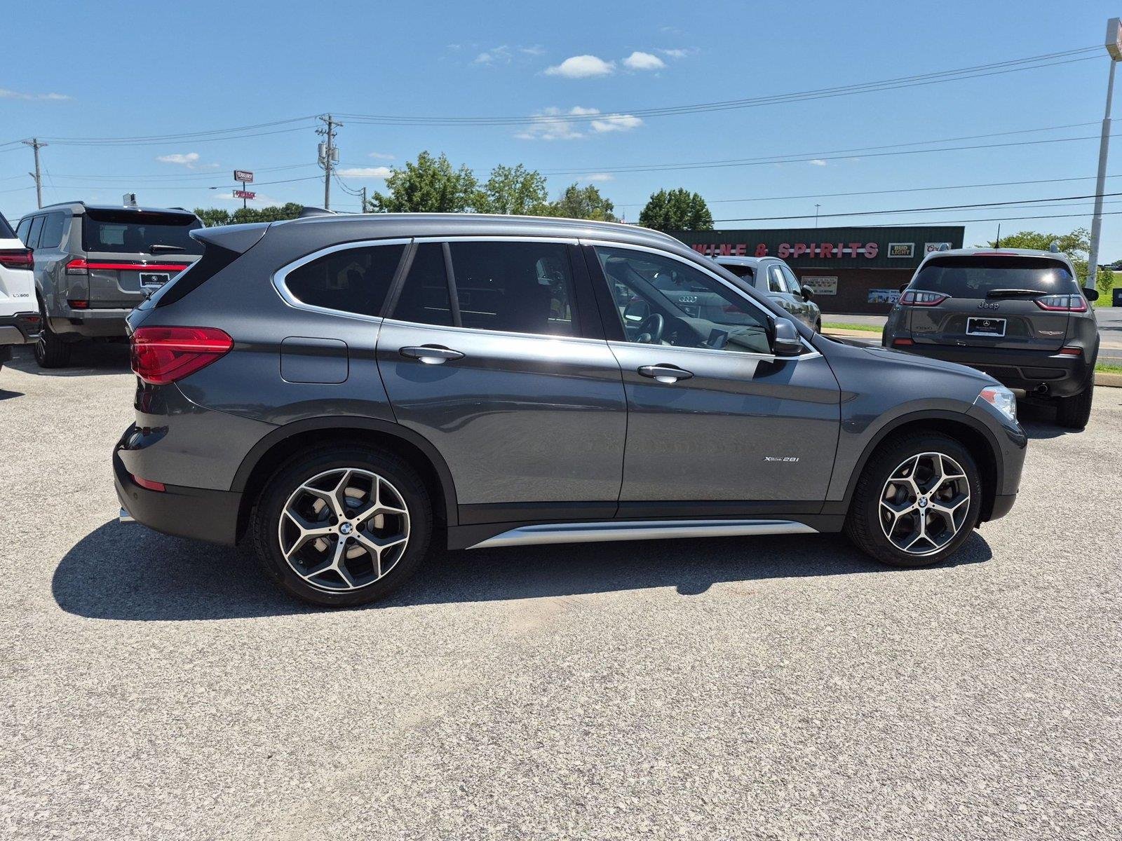 Used 2018 Mineral Gray Metallic BMW xDrive28i image 6