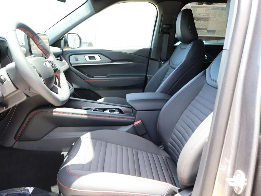 New 2026 Carbonized Gray Metallic Ford ST-Line image 24