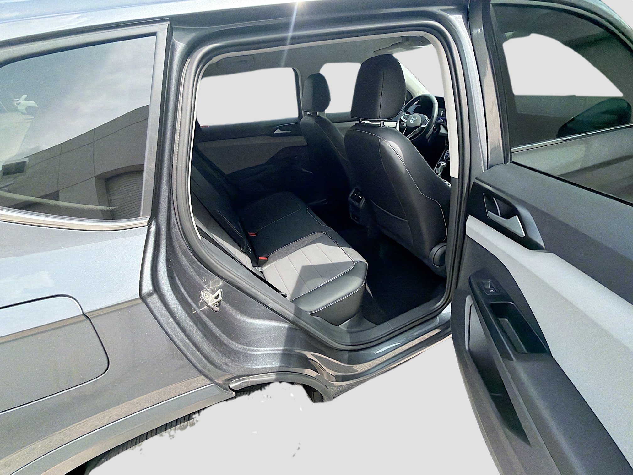 Certified Used 2023 Platinum Gray Metallic Volkswagen SE image 28