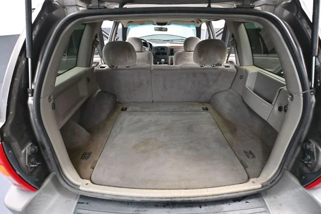 Used 1999 Gray Jeep Laredo image 32