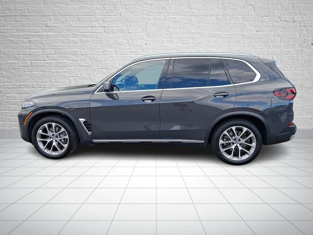 Used 2026 Gray Metallic BMW xDrive40i image 7