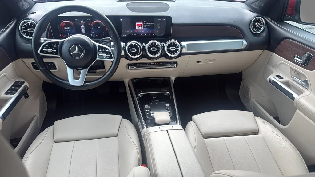 Used 2021 Red Mercedes-Benz GLB 250 image 11