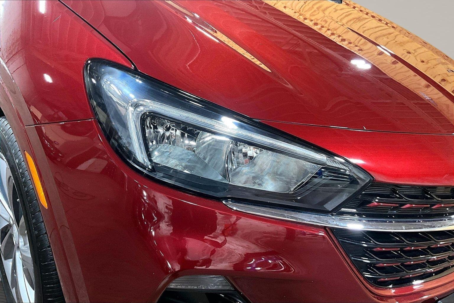 Used 2023 Cinnabar Metallic Buick Select image 29