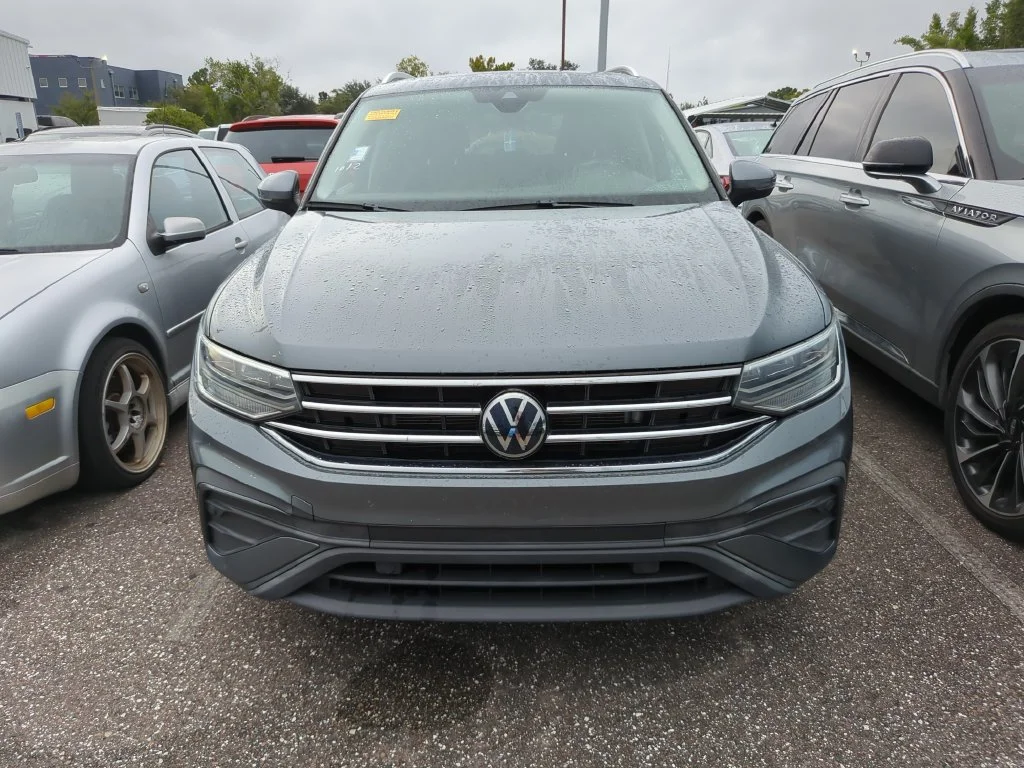 Used 2024  Volkswagen 2.0T SE image 4