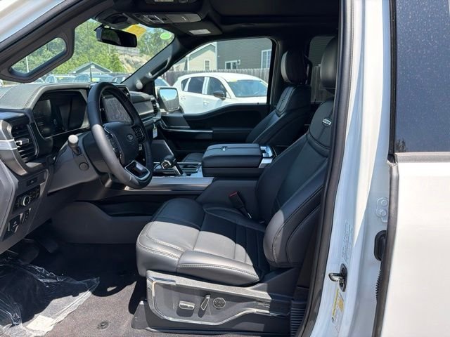 New 2026 Star White Metallic Tri-Coat Ford Platinum® image 14