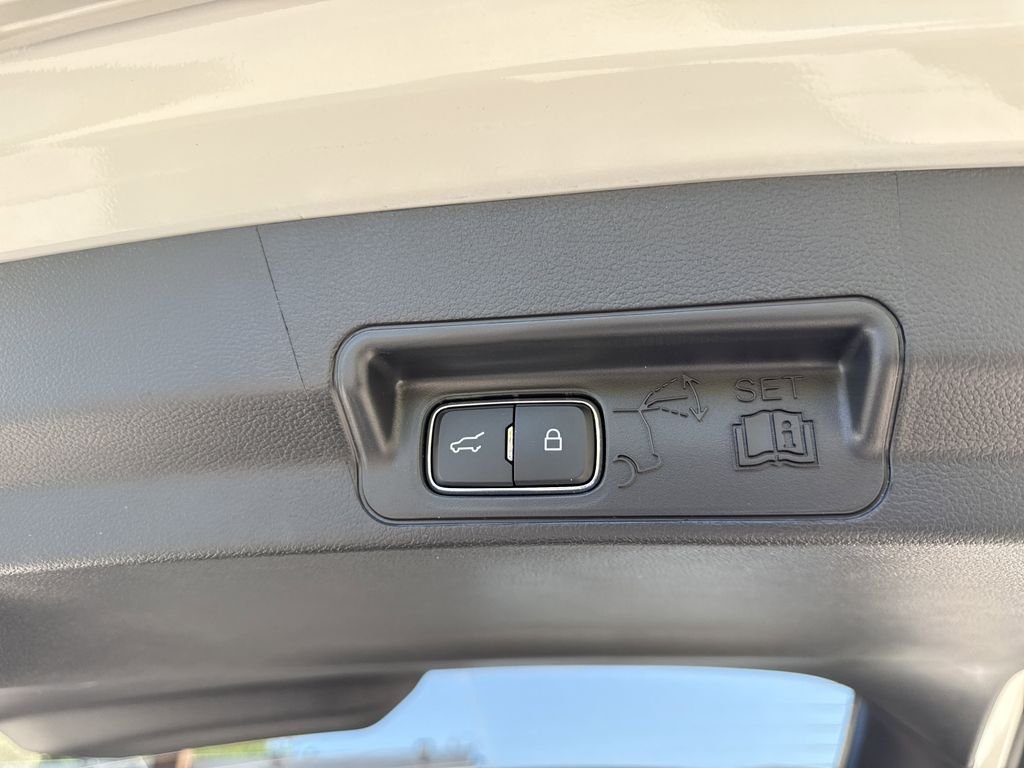 New 2026 Star White Metallic Tri-Coat Ford Tremor® image 35