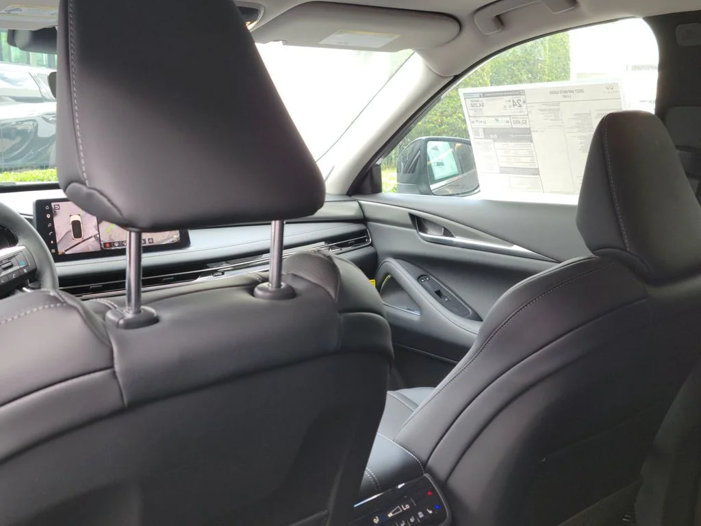New 2027 HARBOR GRAY INFINITI Luxe FWD image 9