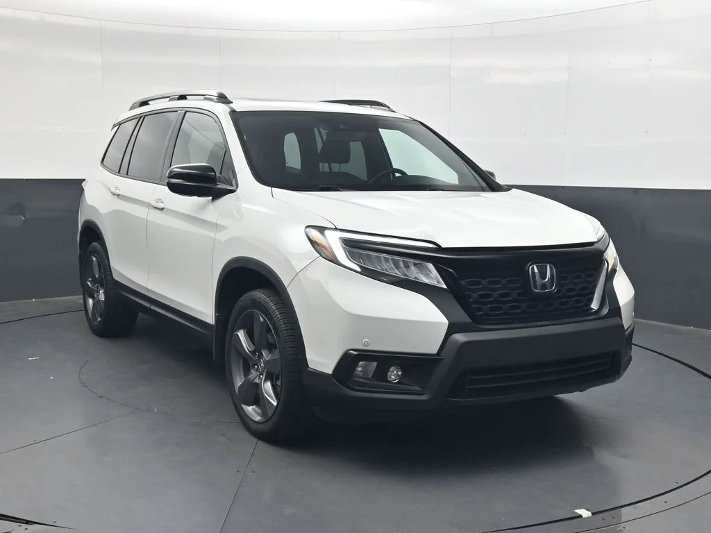 Used 2020 Platinum White Pearl Honda Touring image 2