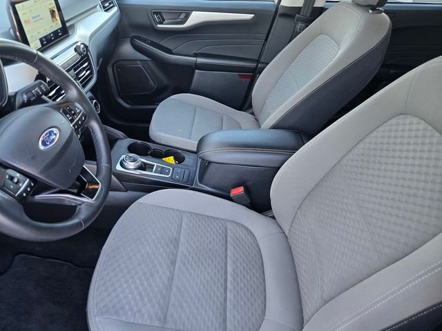 Used 2022 Silver Ford SE image 16