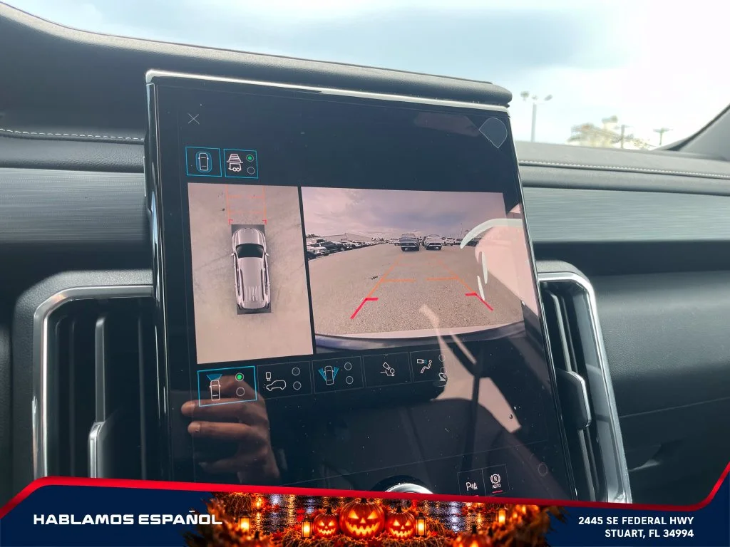 New 2027 Glacier White Tricoat GMC Elevation image 33