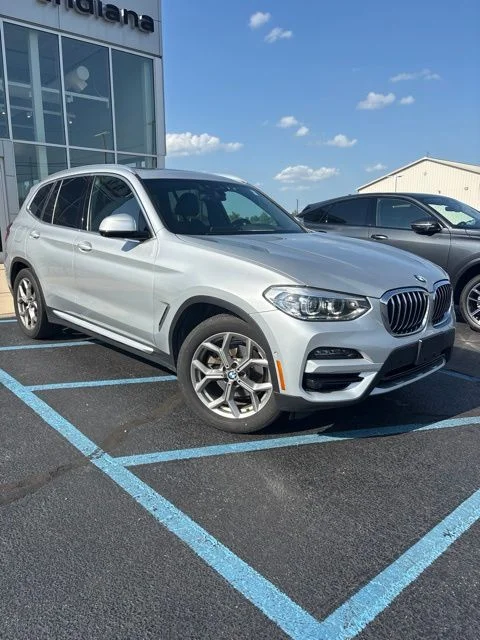 Used 2021 Silver BMW xDrive30i image 1