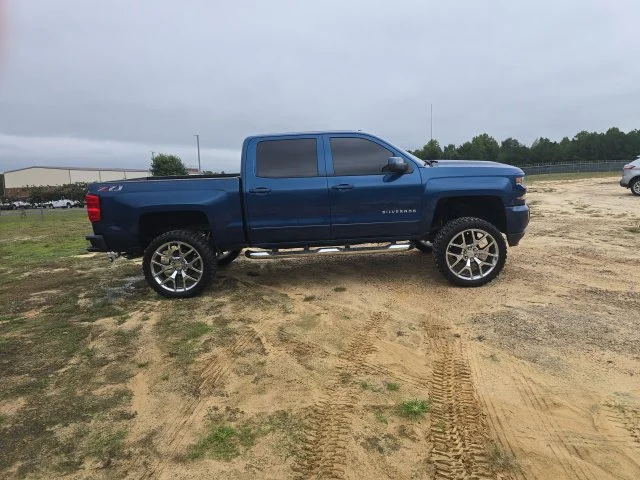Used 2018 Blue Chevrolet LT image 10