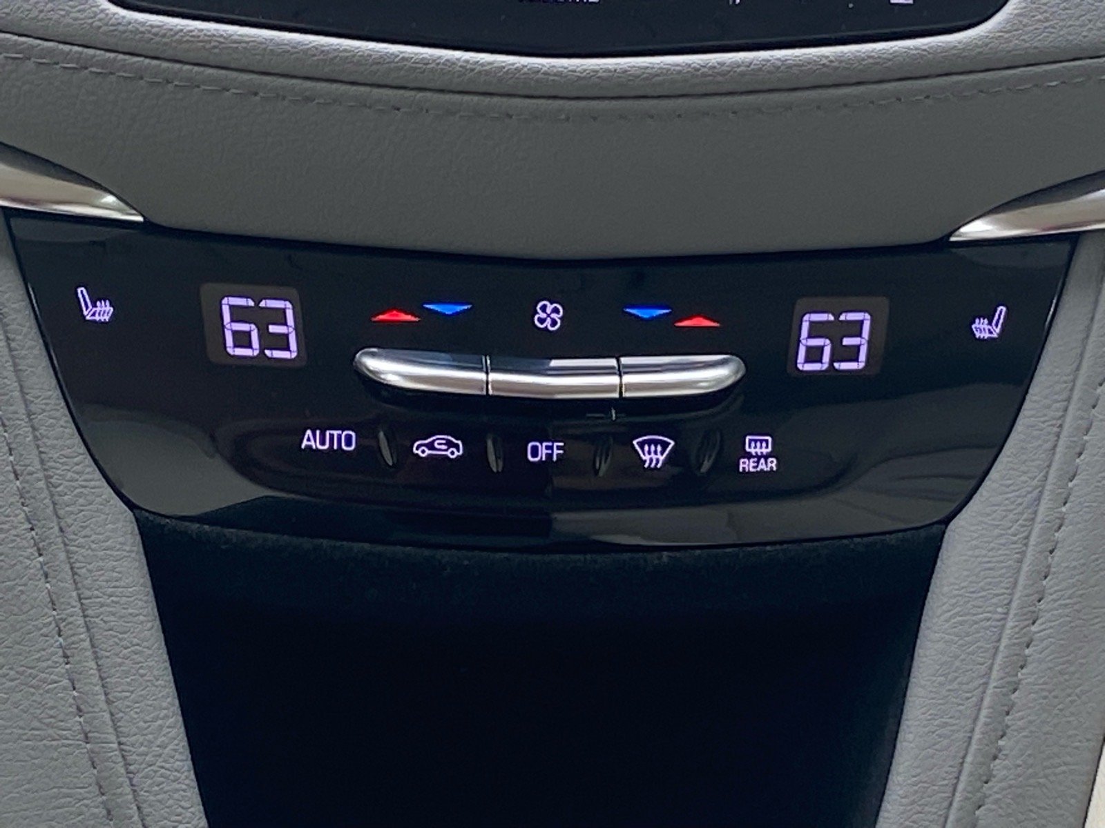 Used 2019 Gray Cadillac Luxury image 9