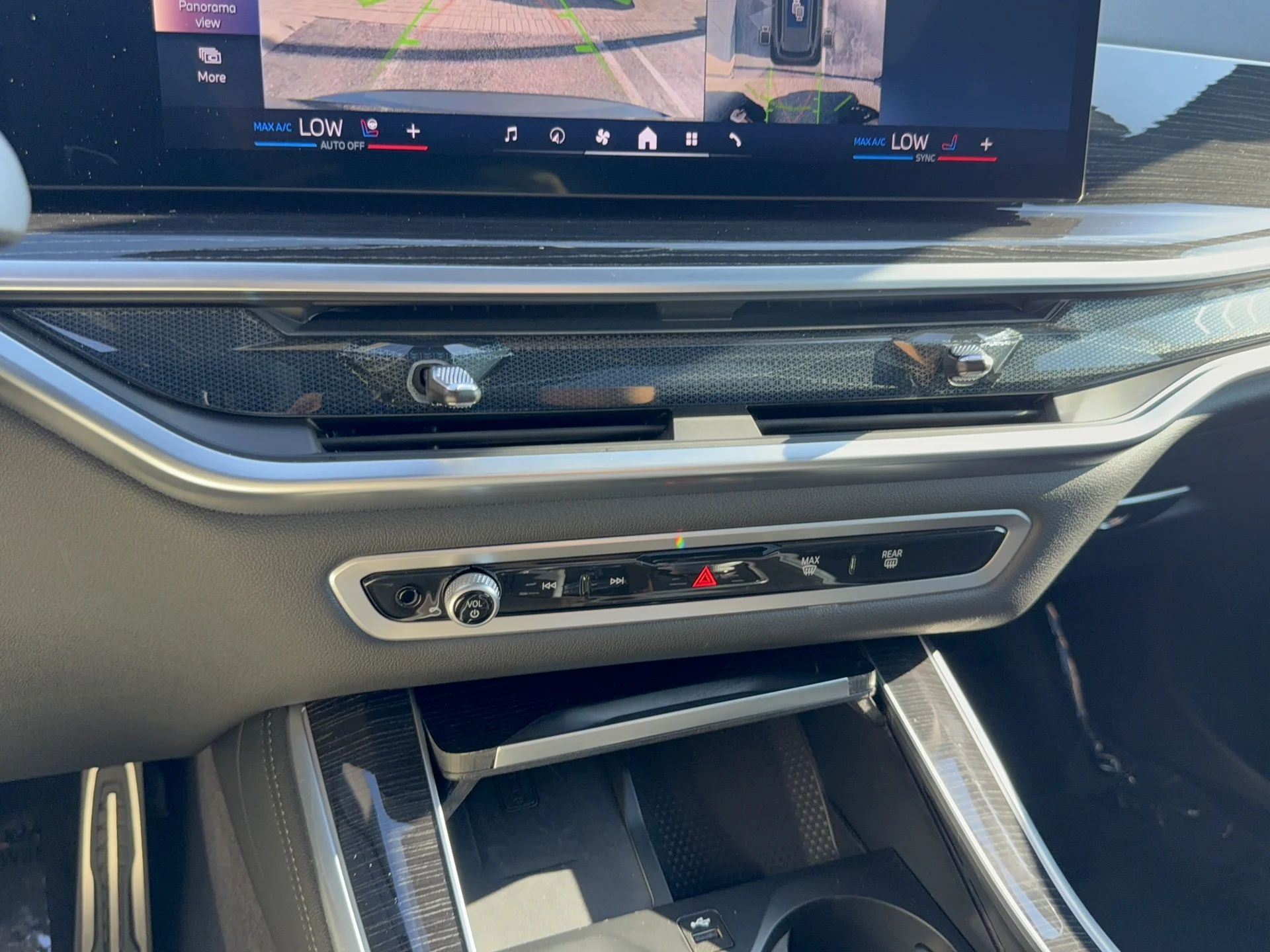 Certified Used 2025 Dravit Grey Metallic BMW xDrive40i image 19