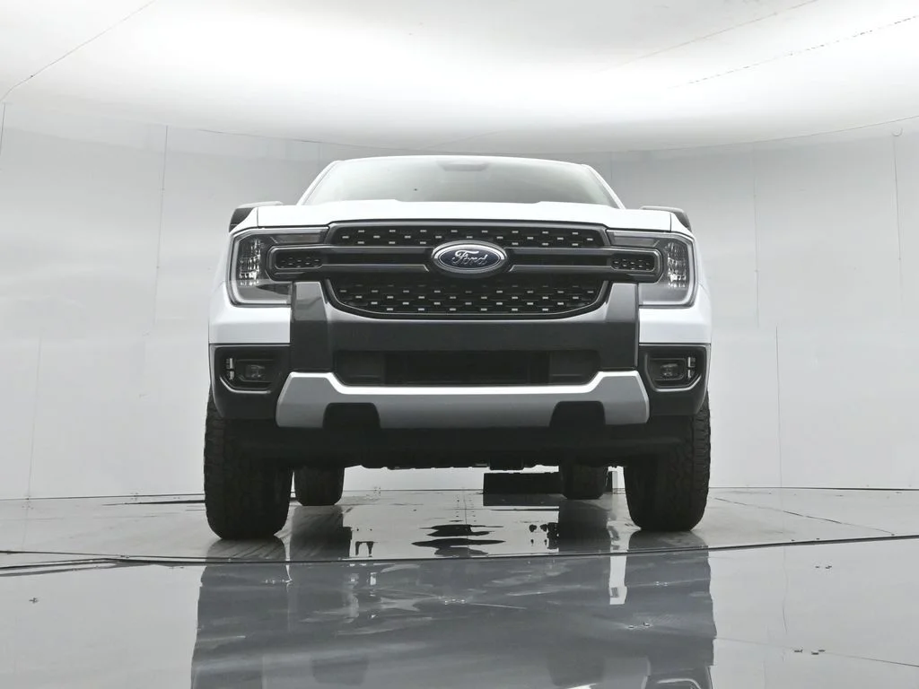 New 2026 Oxford White Ford XLT image 43