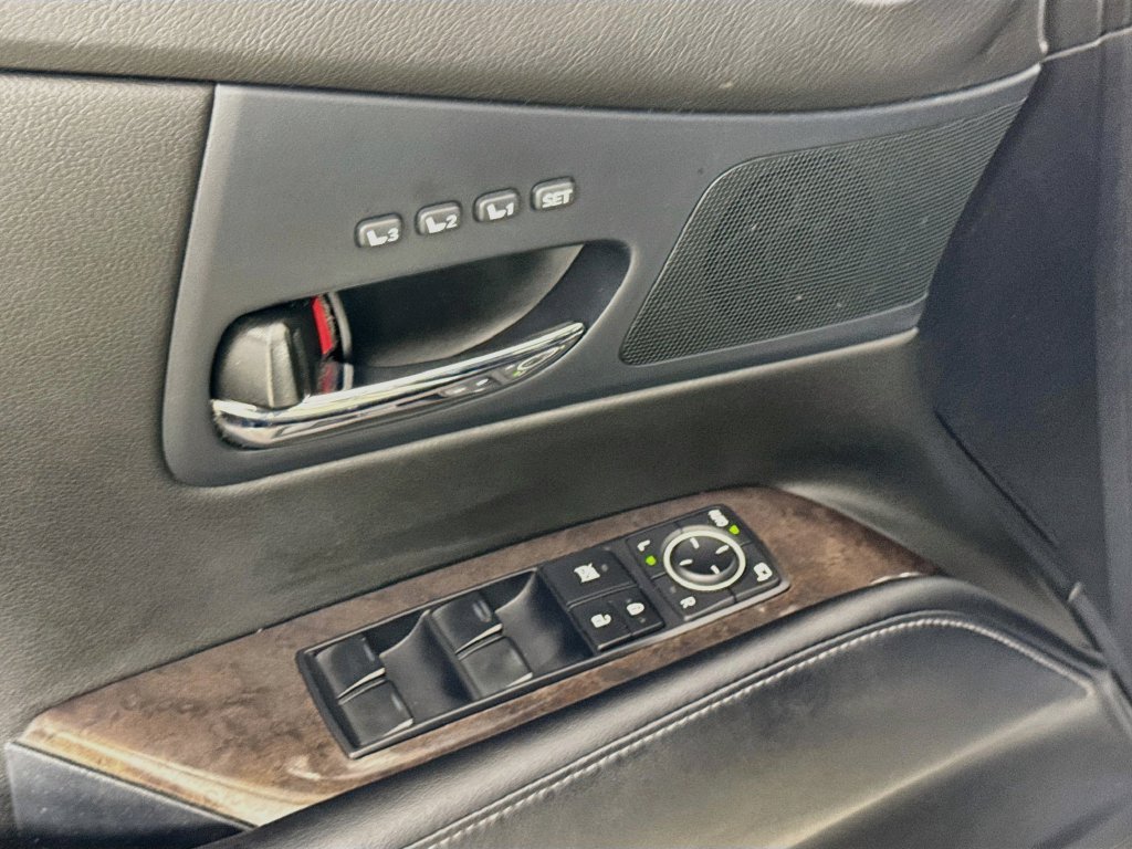 Used 2015 Silver Lexus 350 image 21