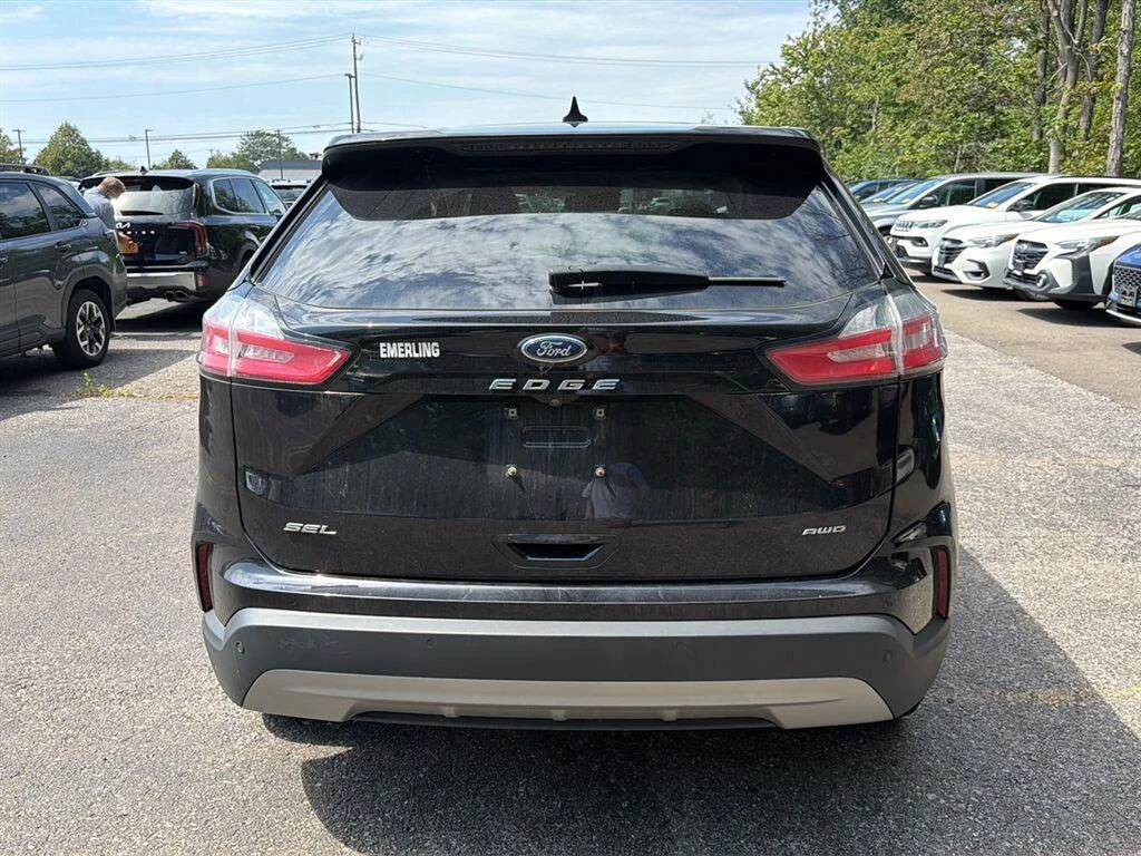 Used 2024 Agate Black Ford SEL image 9