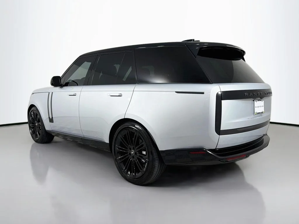 Used 2025 Silver Land Rover SE image 7