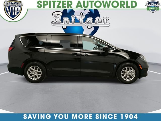 Used 2025 Black Chrysler Select image 12