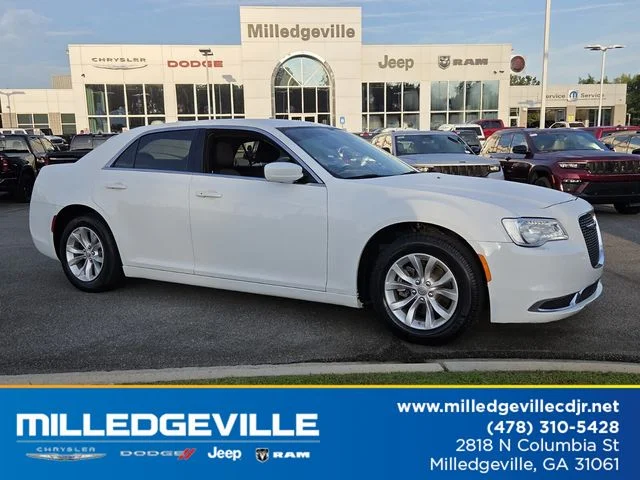 2023 Chrysler 300 Touring