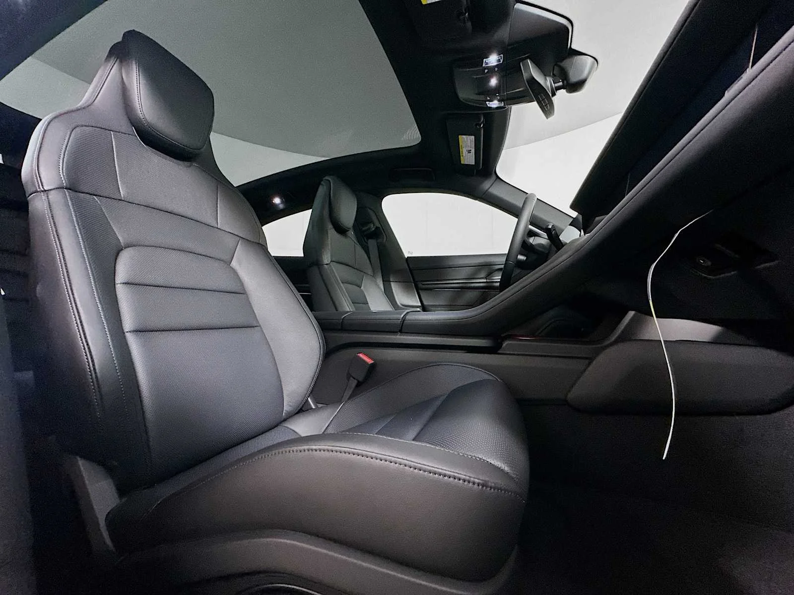 2025 Porsche Taycan Base - Photo 28