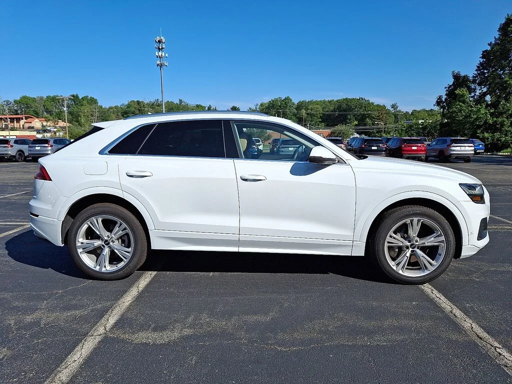 2023 Audi Q8 Premium - Photo 7