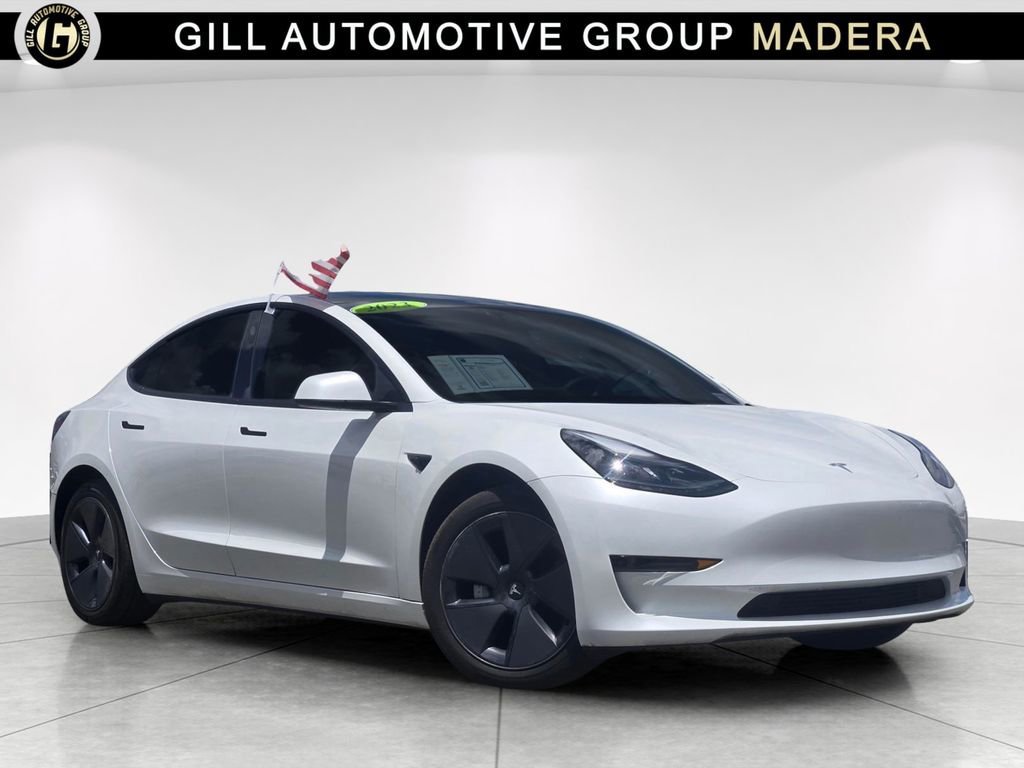 2023 Tesla Model 3 -'s photo