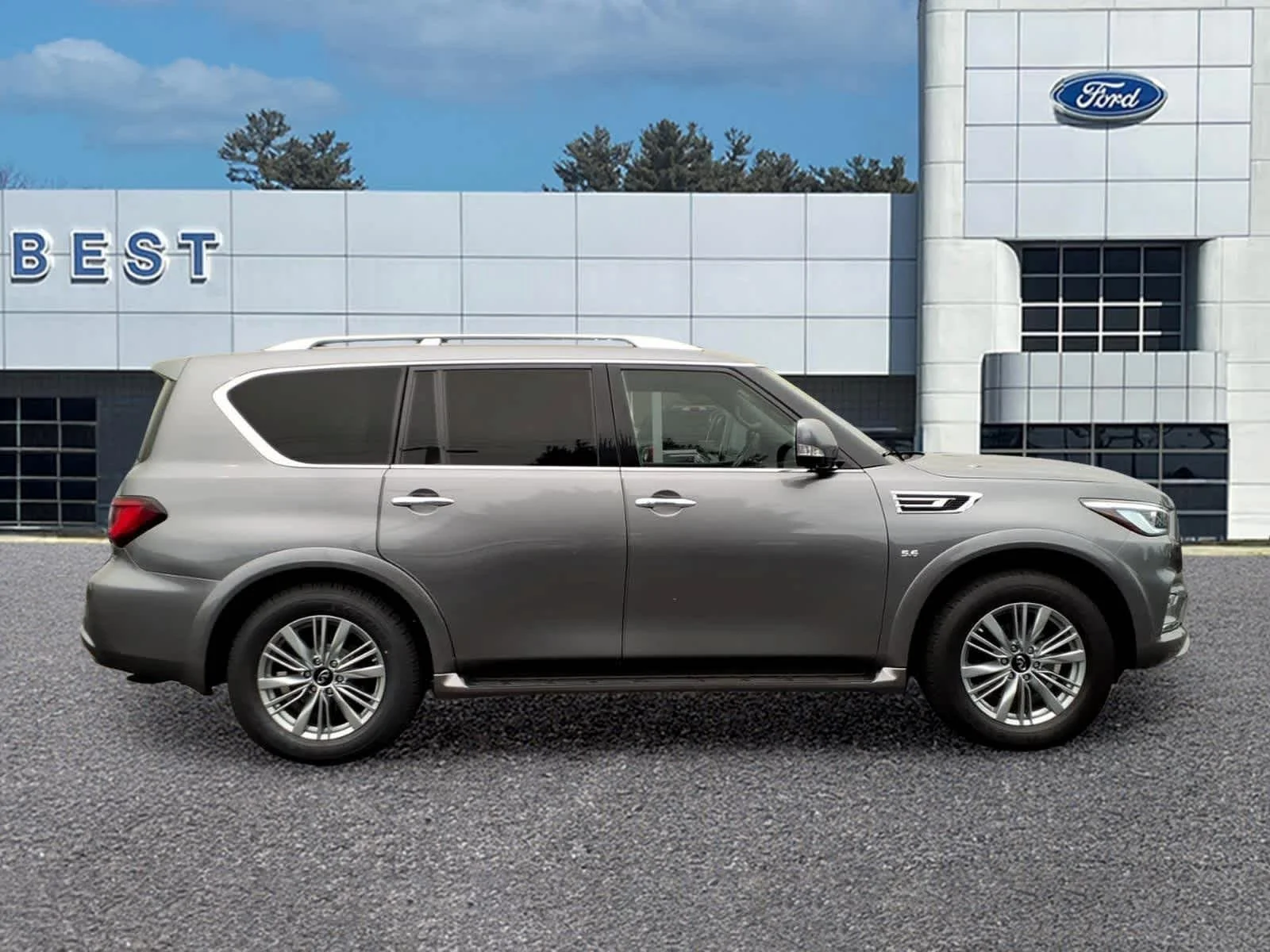 Used 2019 Graphite Shadow INFINITI LUXE image 9