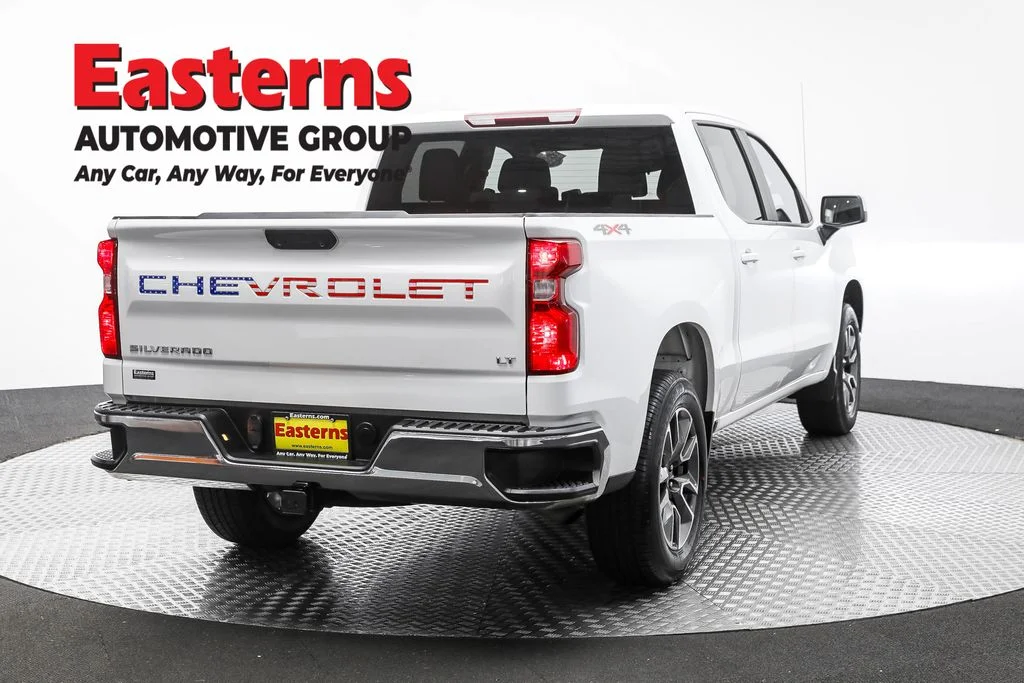 Used 2022 White Chevrolet LT image 5