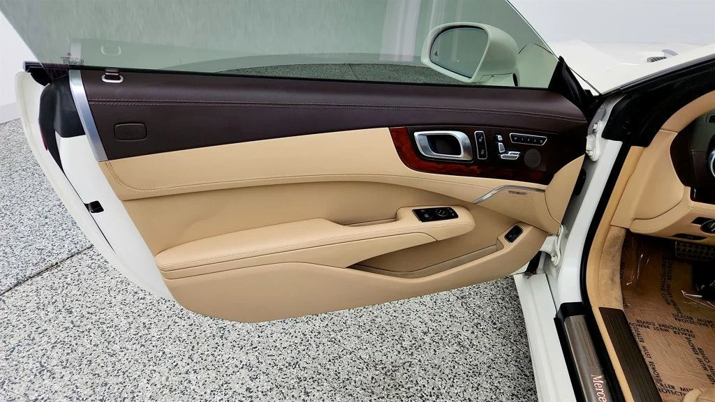 Used 2015 designo Diamond White Metallic Mercedes-Benz SL 400 2dr Roadster SL400 w/ Premium I Pkg & Magic SKY Control image 11