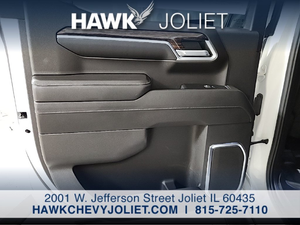 Used 2022 White GMC Elevation image 21