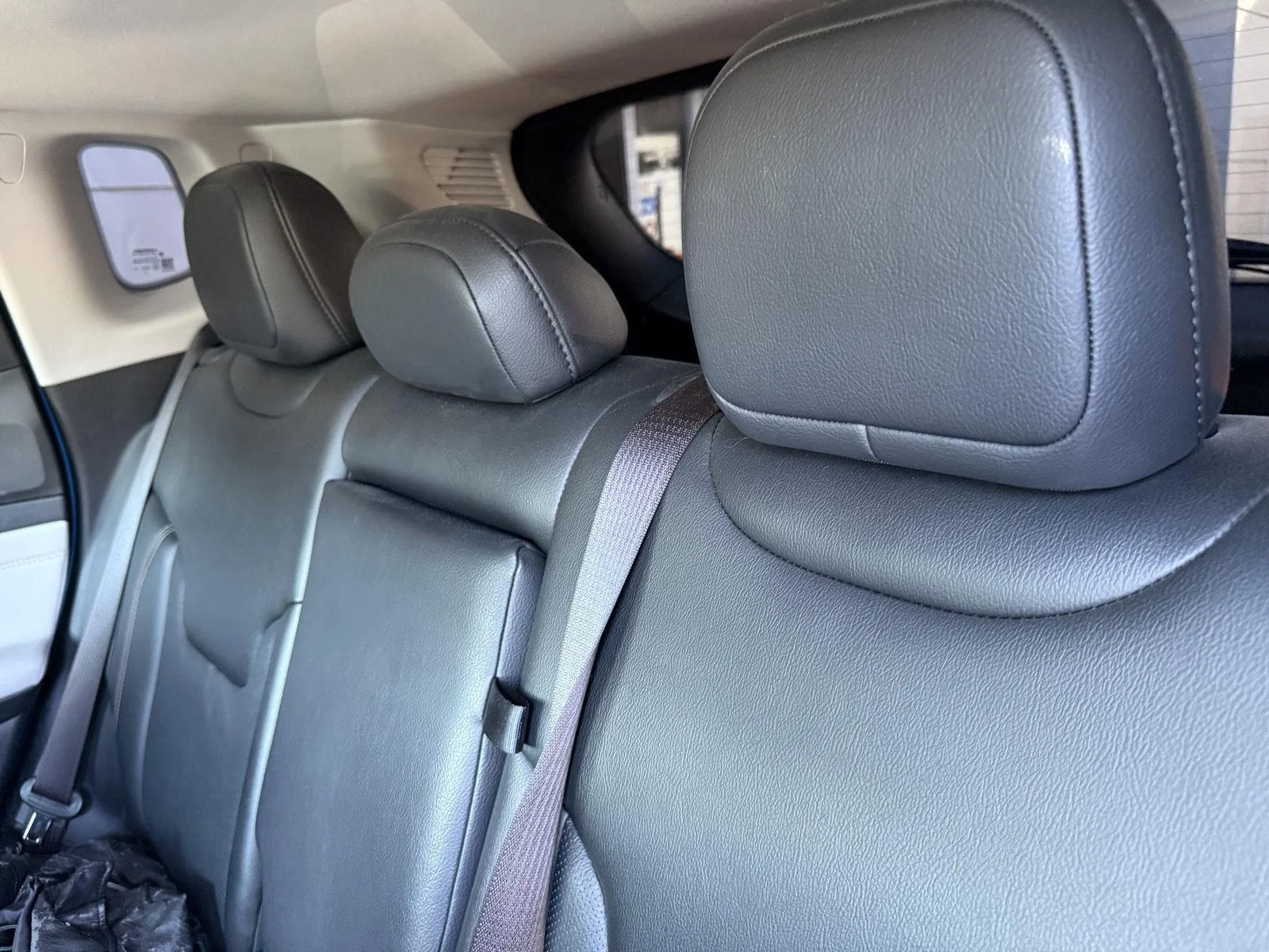 Used 2022 Laser Blue Pearlcoat Jeep Limited image 9