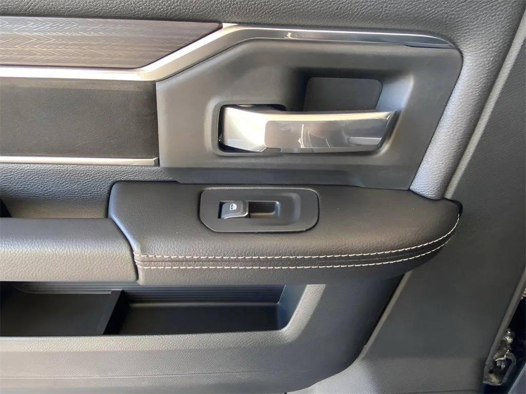 2026 RAM 2500 Laramie - Photo 21