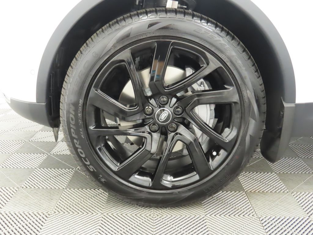 Used 2025 Fuji White Land Rover S image 32