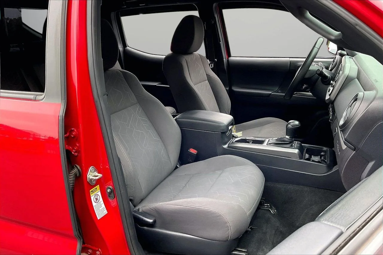 Used 2017 Red Toyota SR image 22