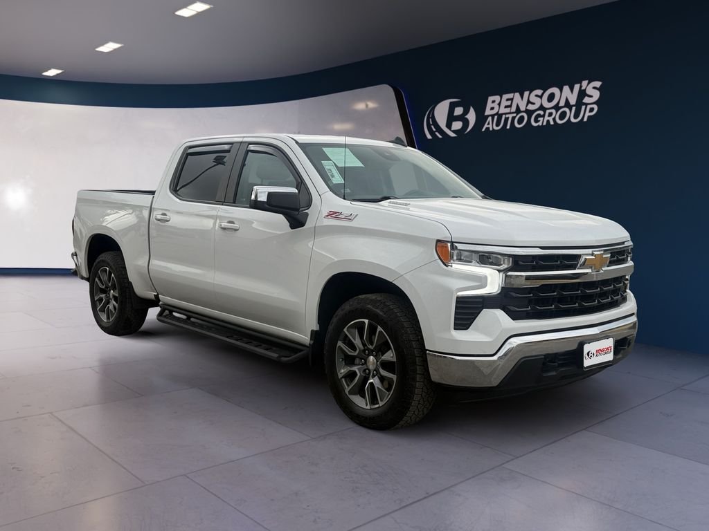 Used 2023 White Chevrolet LT image 7