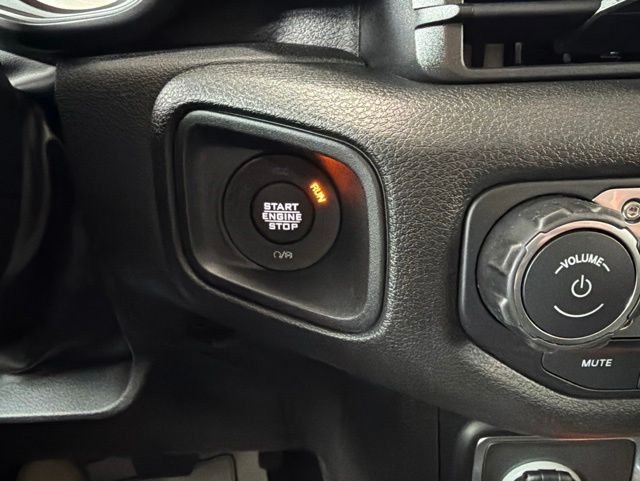New 2026 Granite Crystal Metallic Clearcoat Jeep Sport S image 25