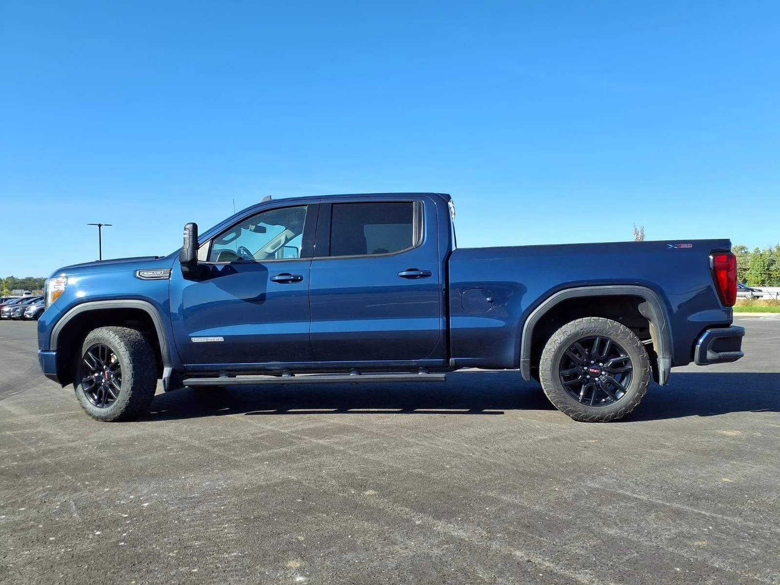 Used 2021 Pacific Blue Metallic GMC Elevation image 25