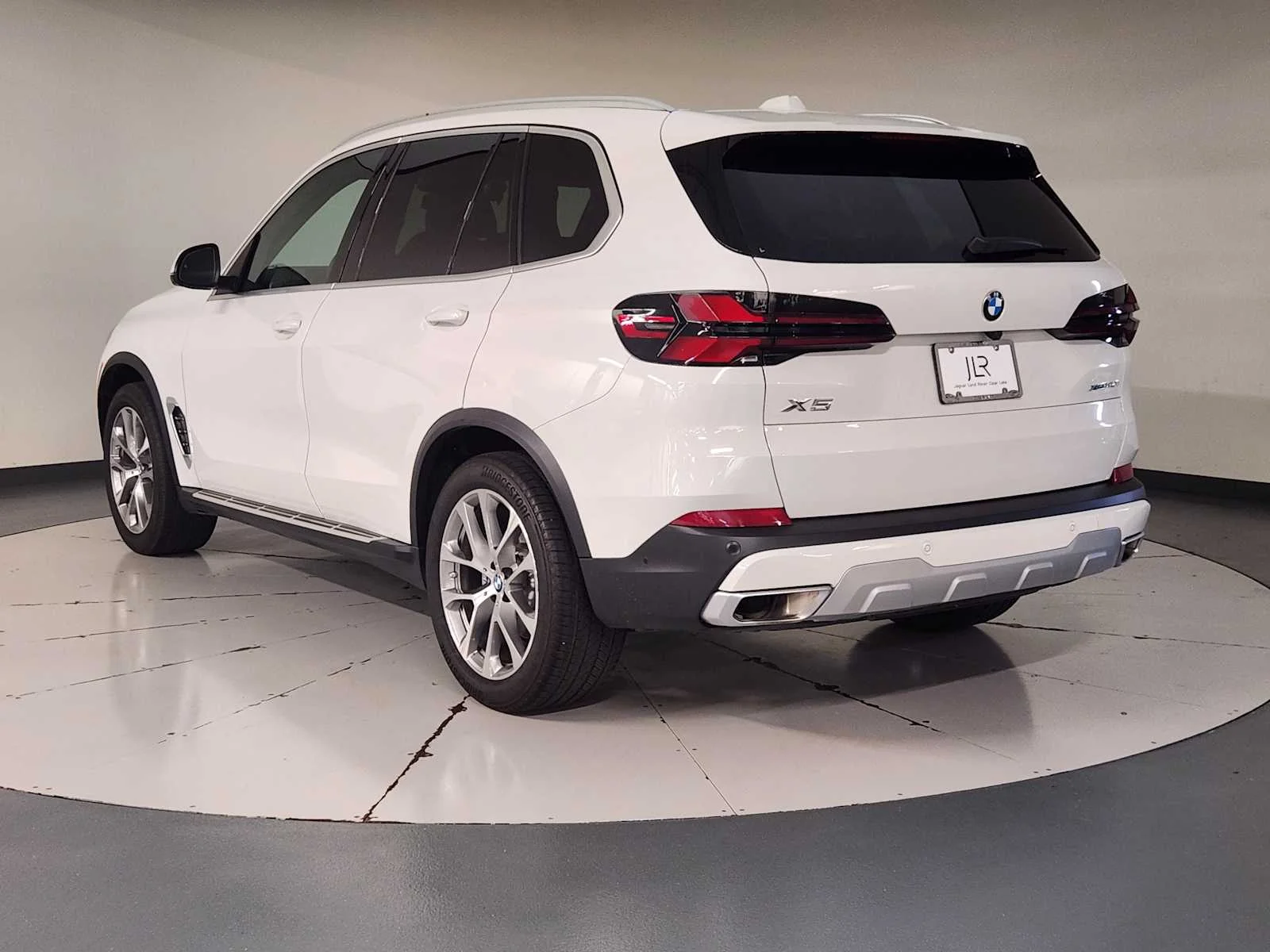 Used 2026 Alpine White BMW xDrive40i - Sports Activity Vehicle image 10