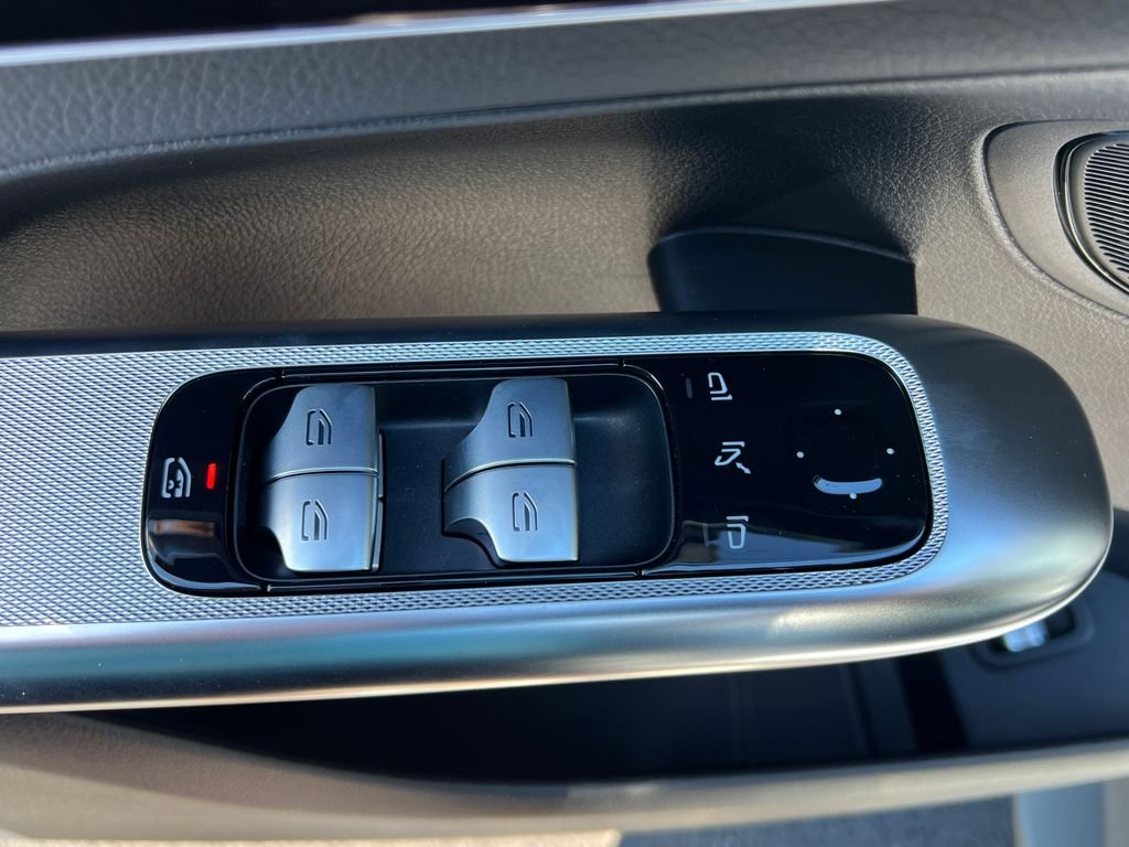New 2026 MANUFAKTUR Alpine Grey Mercedes-Benz GLC300 image 11