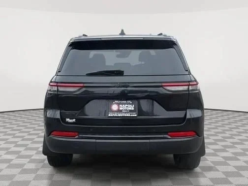 Used 2023 Diamond Black Jeep Altitude X image 4