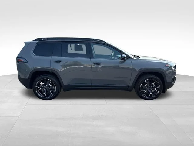 New 2026 Sting-Gray Clearcoat Jeep Overland image 8