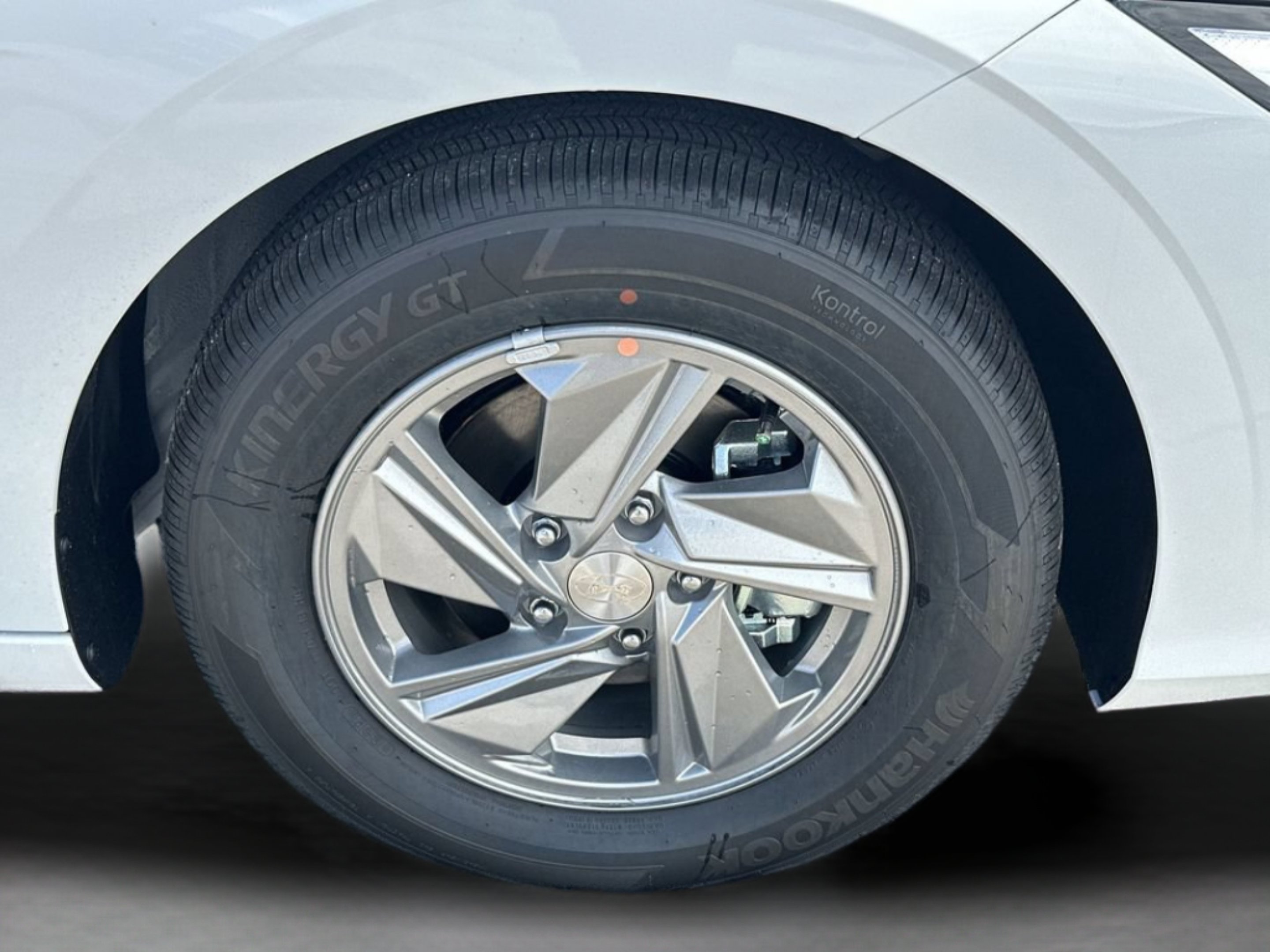New 2026 Serenity White Hyundai SE image 29