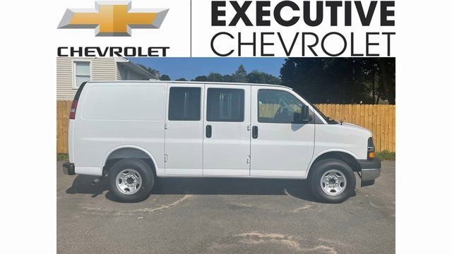 2025 Chevrolet Express 2500 Work Van HD's photo
