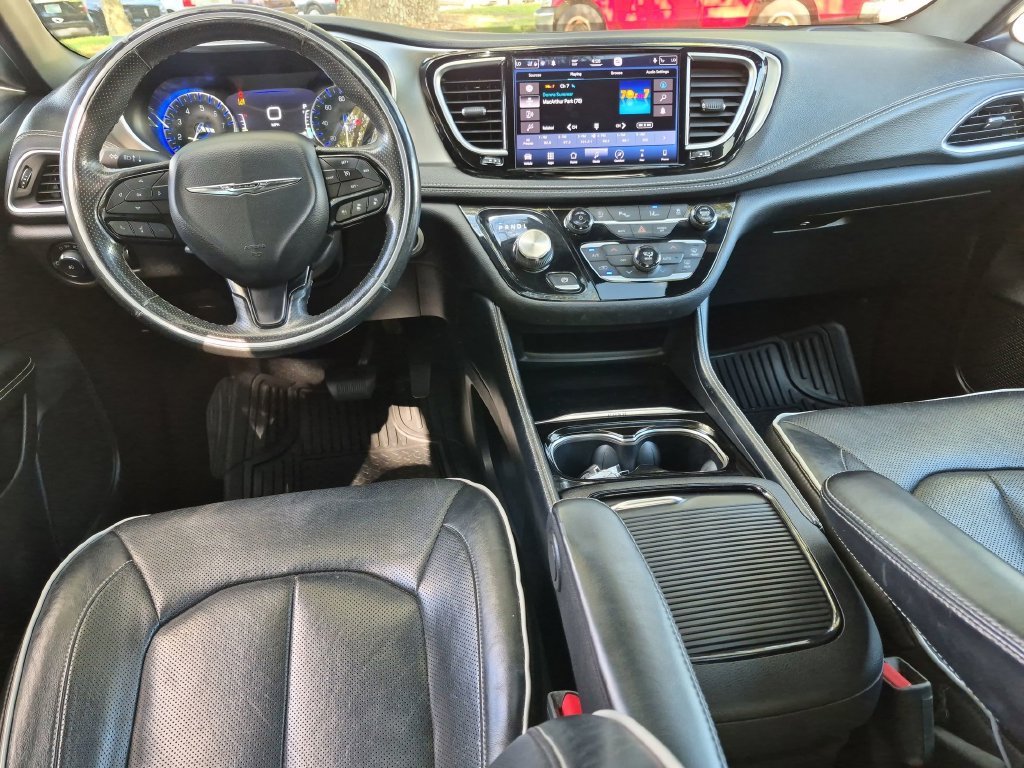 Used 2021 Ceramic Gray Clearcoat Chrysler Limited image 30